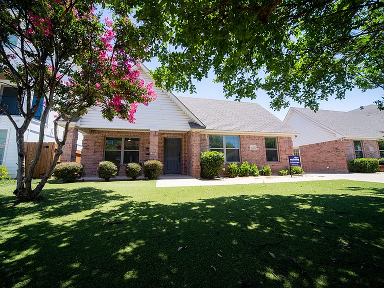 3235 S University Dr — Photo 4