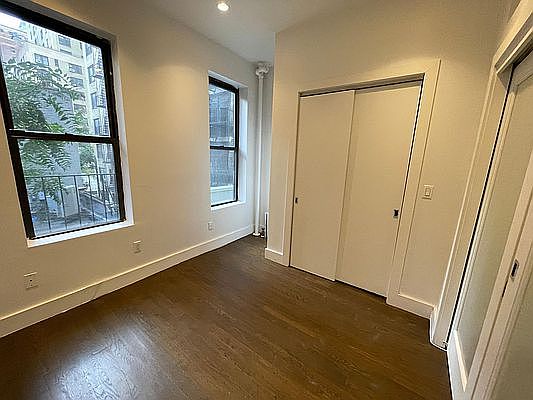 1st image of 440 10th Ave #3S