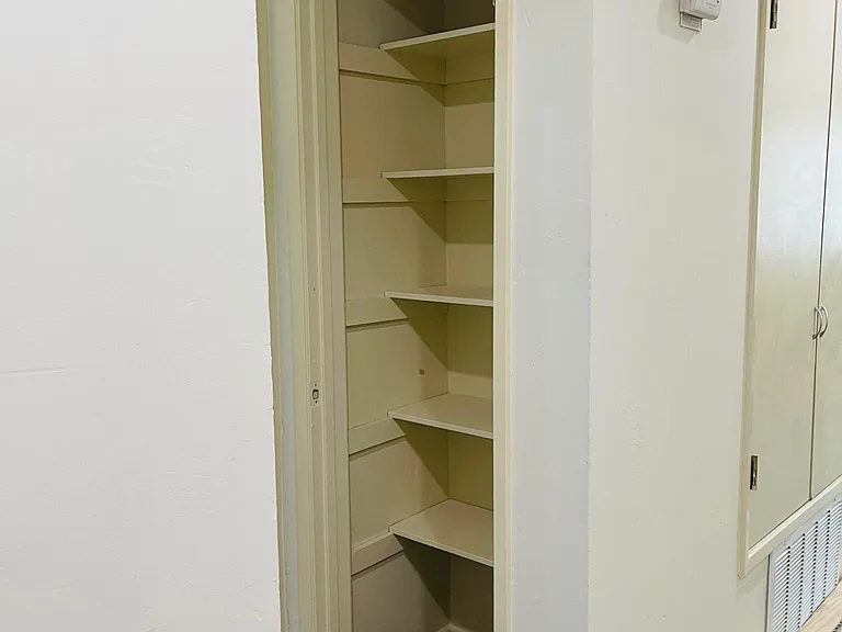522 W Gutierrez St #3 — Photo 13
