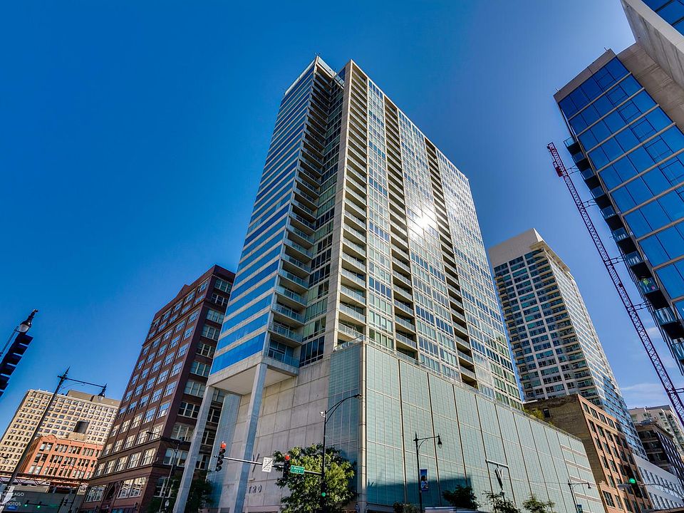 1st image of 611 S Wells St Unit 2907