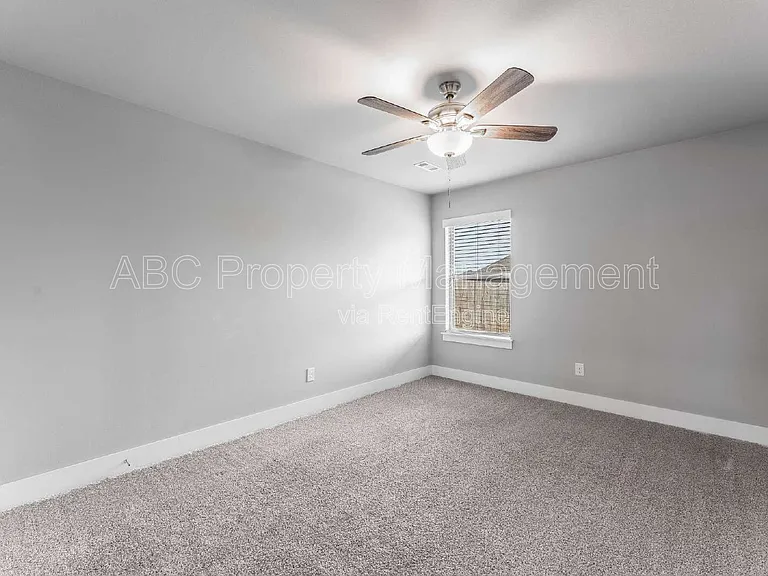 410 Citation St — Photo 9