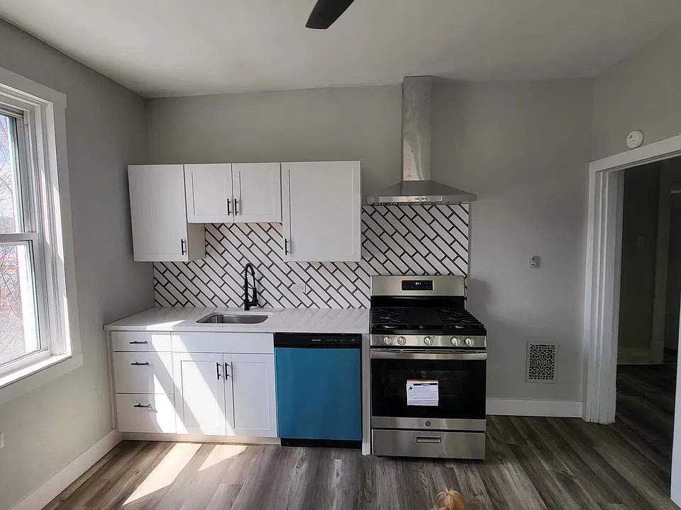 119 Cedar Ave #2