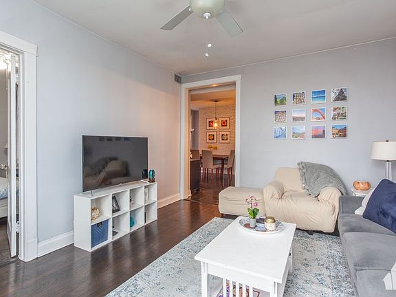 2nd image of 1538 W Wrightwood Ave #3