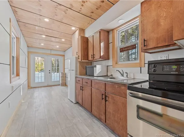 53 Stanley St, Coverdale, NB E1J 1E8