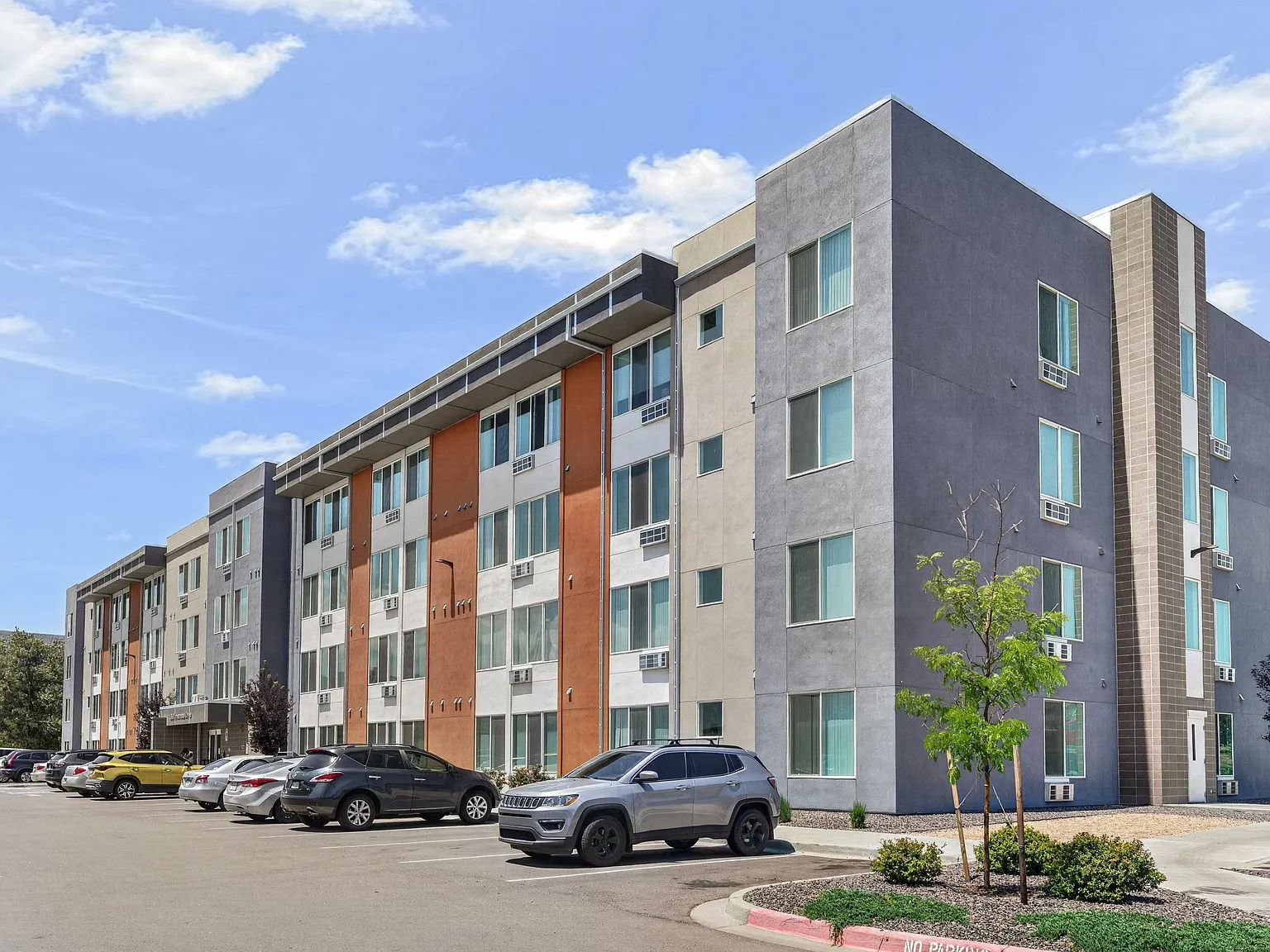 Academy Heights Apartments — Photo 4