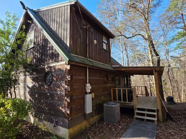 2323 Summer Ln, Sevierville, TN 37876