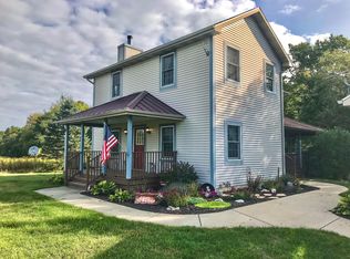 1124 Old Barn Ln, Freeport, MI 49325