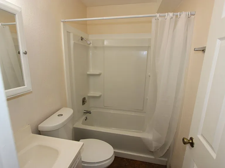 227 W 11th Ave #2A — Photo 8