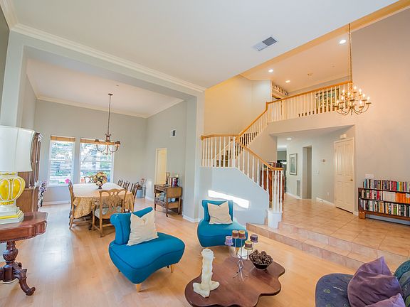 Dining & Living Rooms & Foye