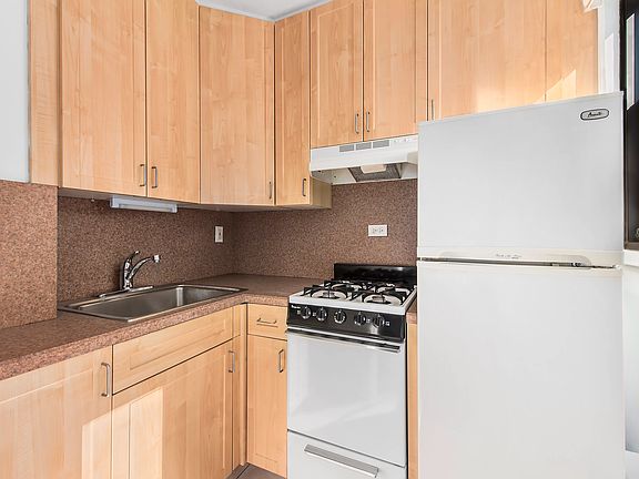 4th image of 201 W 21st St APT 5E