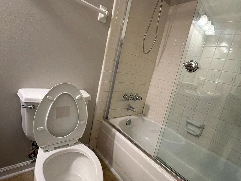 2286 Cheshire Dr — Photo 7