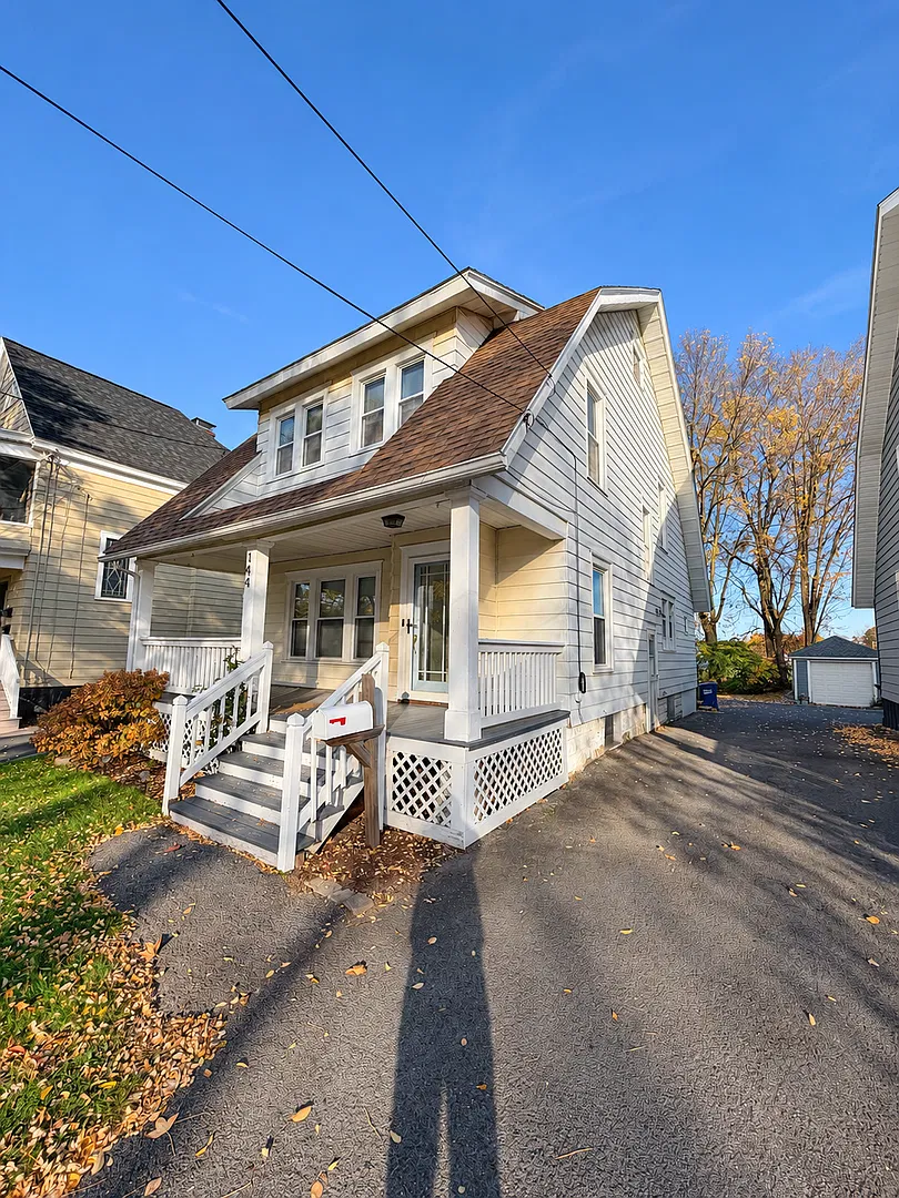 Bright 4-Bedroom Sedgwick Bungalow | 2 Full Baths & Gas Fireplace — Photo 4