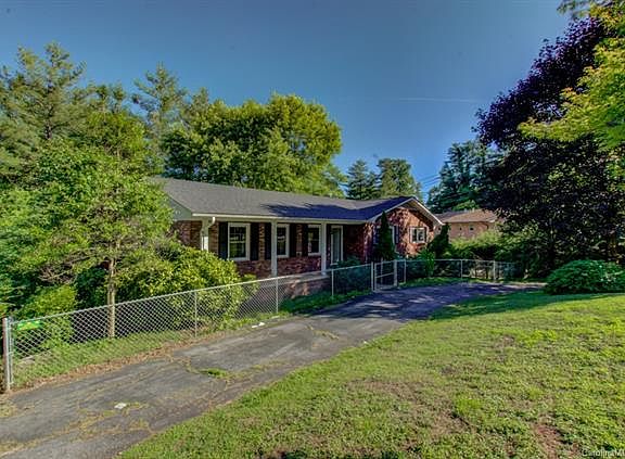 2nd image of 203 Dixon Dr