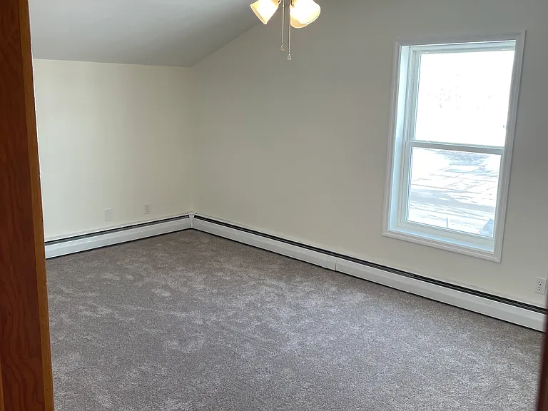 128 Main St — Photo 7
