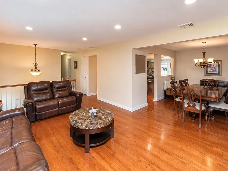 10 Roe Cir — Photo 6