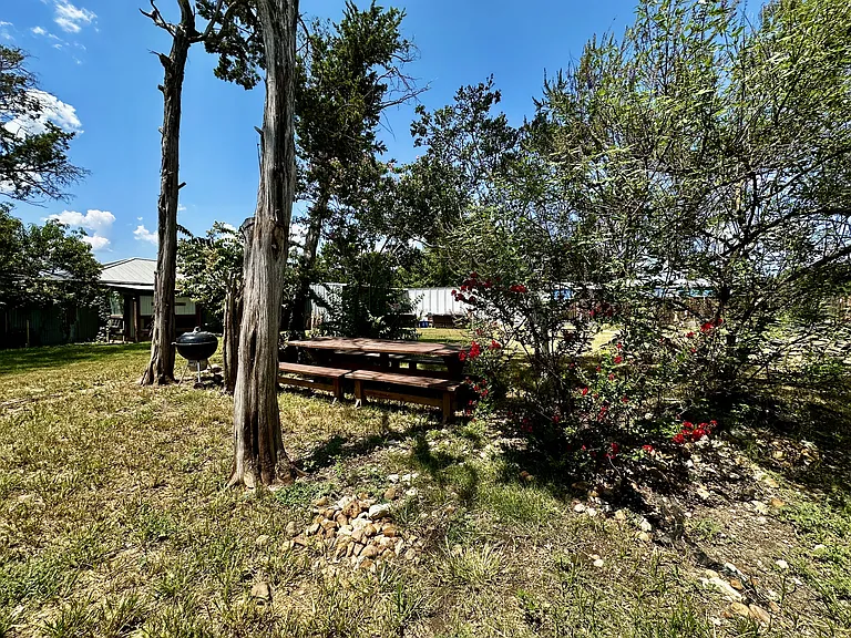 150 Winchester Rd — Photo 3