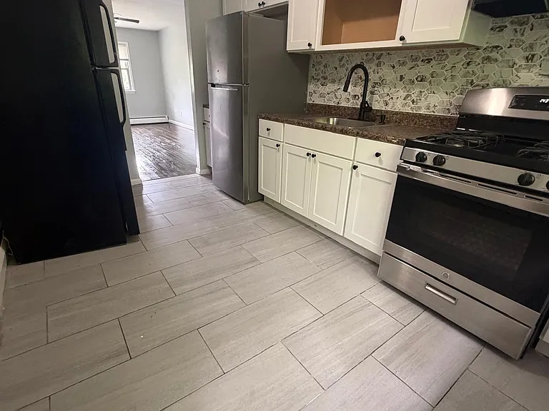 76 Revere St #2L — Photo 2