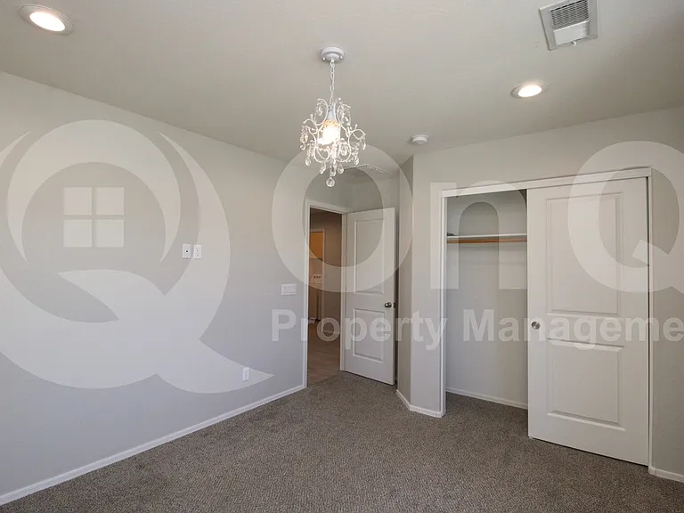 1877 W Overland St — Photo 15