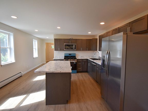 5th image of 23 Flagg St