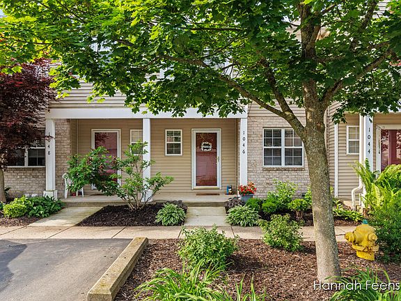 2nd image of 1046 Ada Place Dr SE