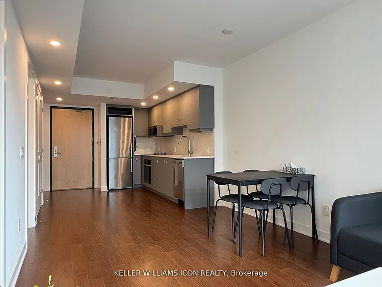 340 Queen St #2210 — Photo 9