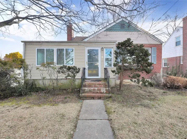 6 Hudson Court, Lynbrook, NY 11563