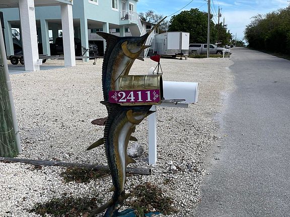 3rd image of 2411 Grouper Dr