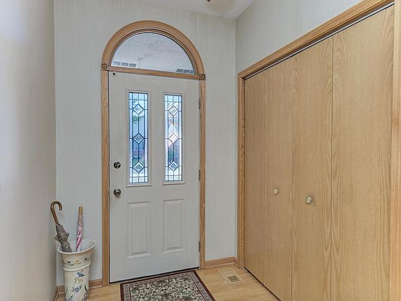 4th image of 177 Royal Ct