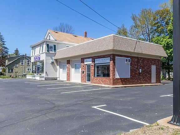 3rd image of 1379-1379 Bridge St #1381
