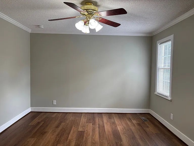 495 York St — Photo 11