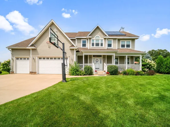 38136 N Helena Ln, Wadsworth, IL 60083