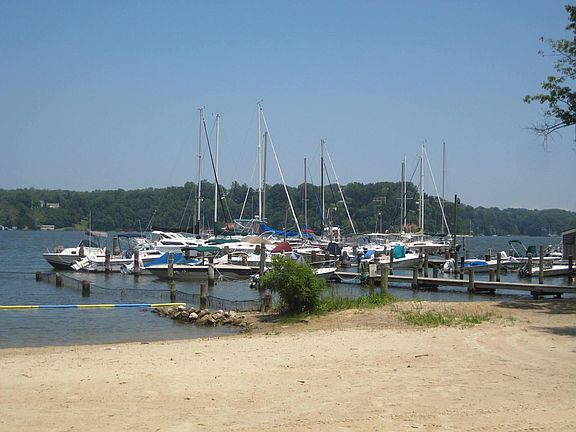 2nd image of 1711 Robin Hood Rd #A