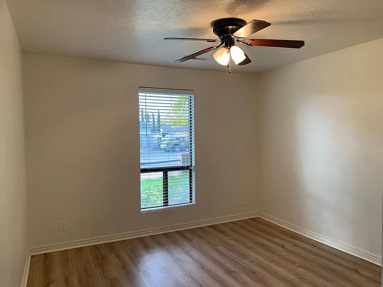 1026 N 1100 W — Photo 23