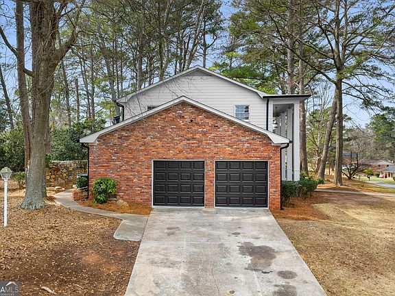 3rd image of 4353 Langdon Dr