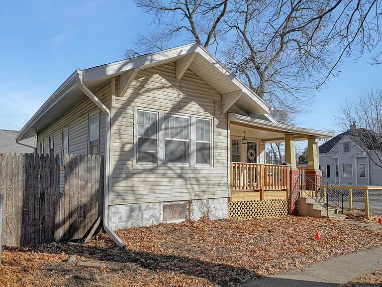 2348 D St — Photo 4