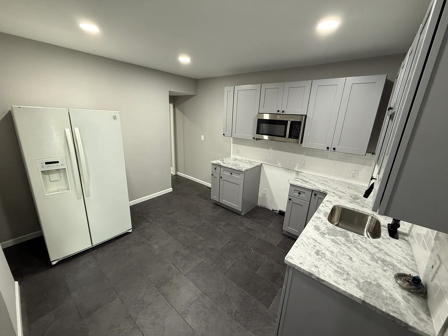 3 bed, 1.5 bath, 1200 sqft, $2,200 — Photo 4