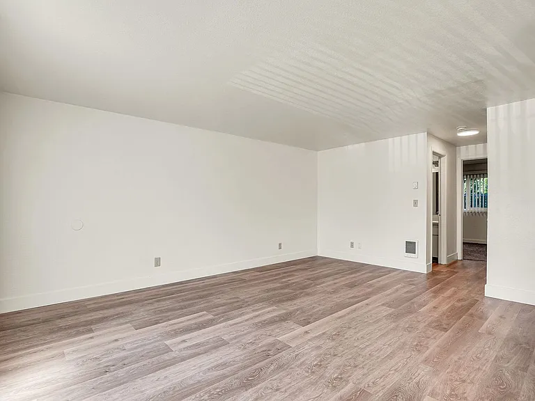 Garden Court Apts. — Photo 9