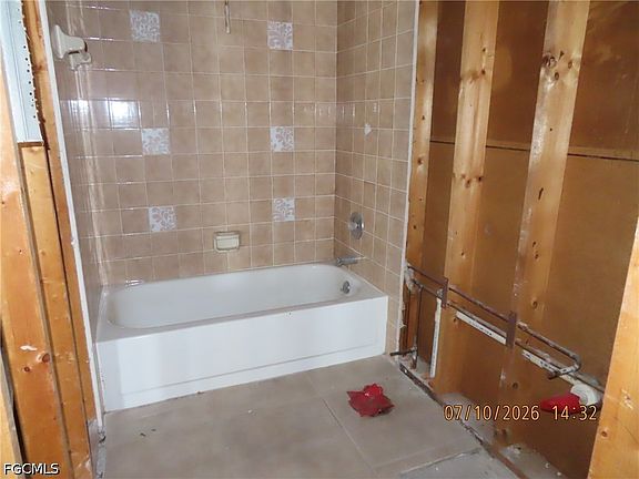 5th image of 6012 Timberwood Cir APT 212