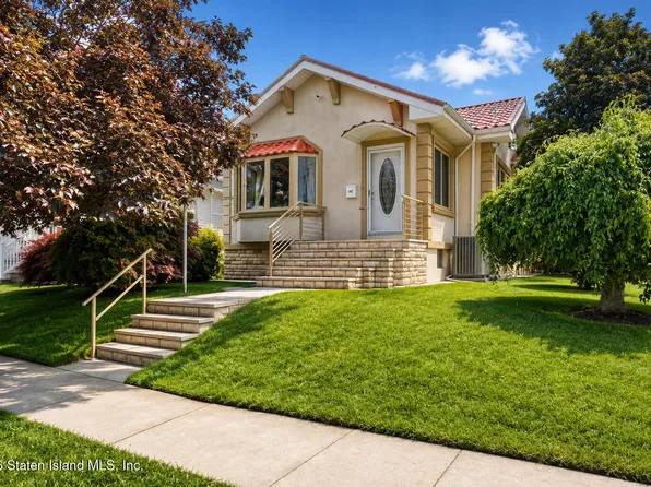 146 Marble St, Staten Island, NY 10314