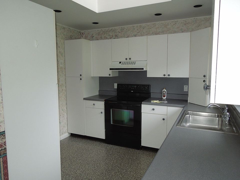 2nd image of 2029 Fruitville Rd