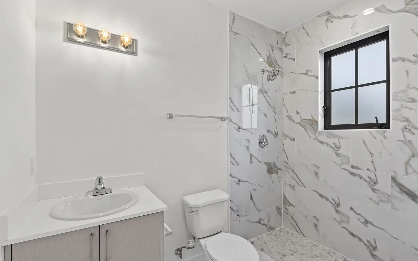 2 bed, 890 sqft, $2,695 — Photo 4