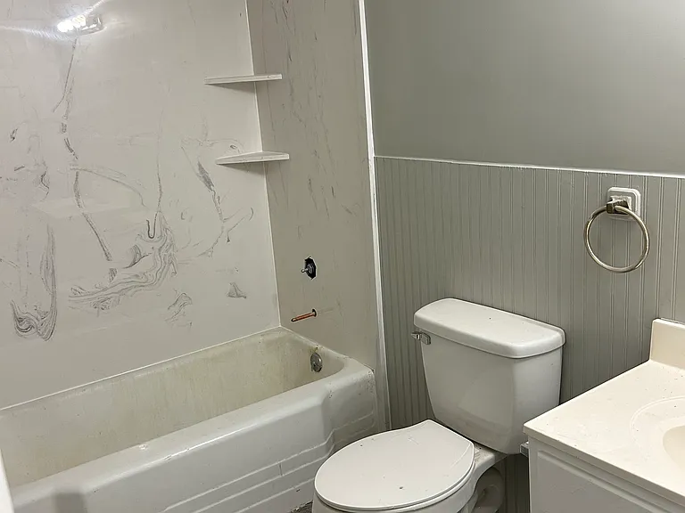 809 E Elgin Pl — Photo 5