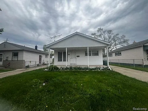1774 Council Ave Photo 1