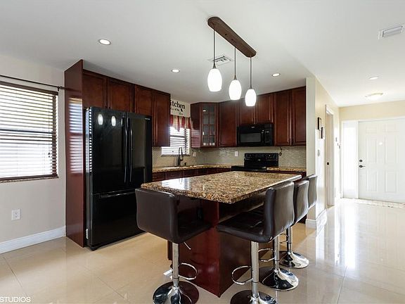 4th image of 1343 W Seaview #0