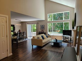 9439 SW Claridge Dr, Tigard, OR 97223