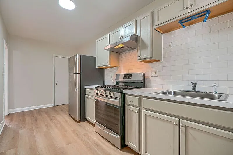 2 bed, 1.0 bath, 900 sqft, $1,500 — Photo 3