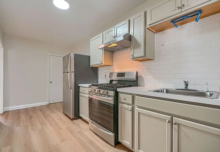 2976 Cornwall Rd #1 — Photo 3