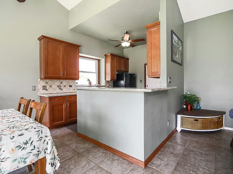 709 Sapling Cv — Photo 13