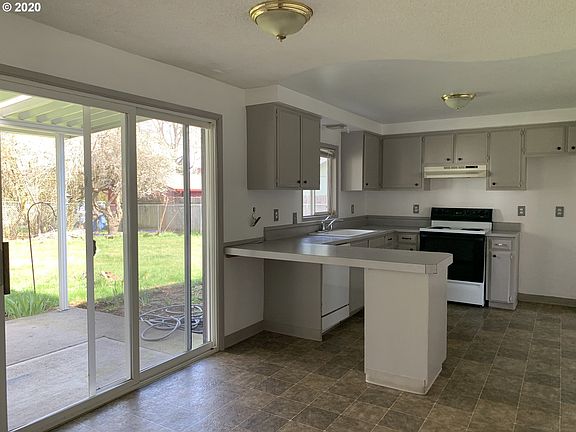 5th image of 15014 NE 36th St