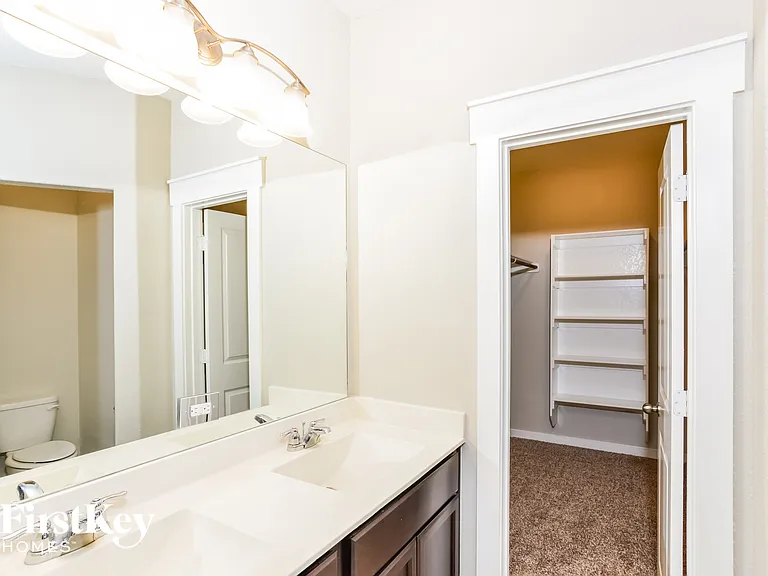 10518 Rosalina Loop — Photo 8
